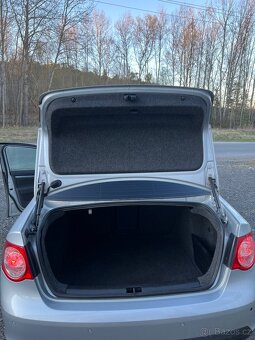 Prodám VW JETTA 2.0TDI Bkd - 11