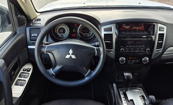 MITSUBISHI PAJERO 3.2DiD 140KW 2016  1 MAJITEL XENON 7 MÍST - 11