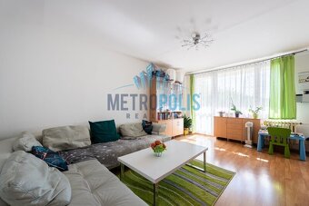 Prodej světlého bytu 3+1 s lodžií – 81 m², Praha – Horní Měc - 11