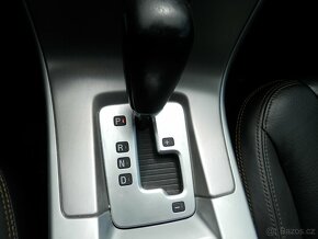 Volvo XC60 2.4D5 AWD Summum, Panorama, Kůže, DPH - 11