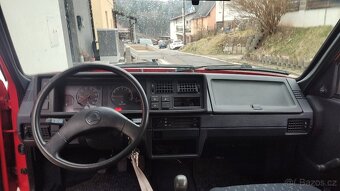 Favorit 1.3 Lxi 50kW, najeto 52 700 km - 11
