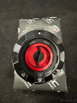 Aprilia Tuono V4 2017 - 11