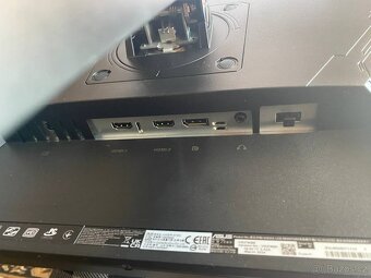 ASUS TUF Gaming VG279    27"    1920x1080    280hz - 11