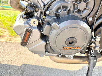 KTM 1290 DUKE R - 11
