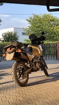 Honda NX650 Dominator - 11