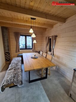 Dvě  horské chaty navzájem propojené ,  240m2, pozemek 834m2 - 11