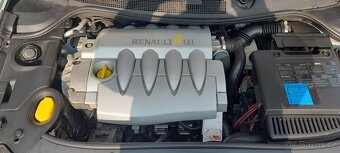 Renault Megane cabrio 1,6 i 118000 km - 11