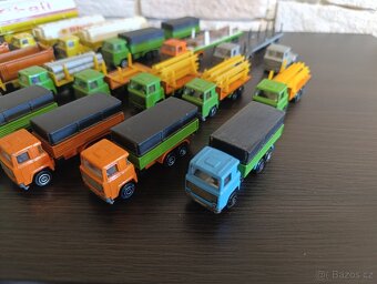 Playart a Yatming modely - osobní nákladní auta - Hong Kong. - 11