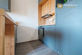 Prodej bytu 1+kk s lodžií, po rekonstrukci - Hradec Králové - 11
