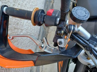 KTM LC4 690 SM - DOKLADY + NÁHRADNÍ DÍLY - 11