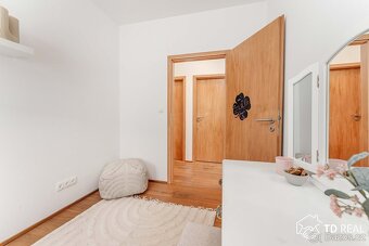 Luxusní 3+kk 139 m2 v nejvyšším patře včetně terasy 47 m2 a  - 11