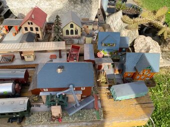 Stare vlacky, domecky, koleje - 11