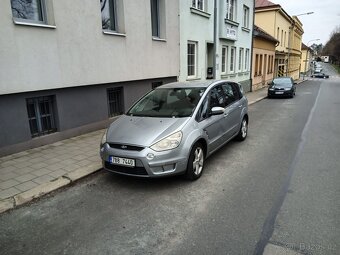 Ford S-Max - 11