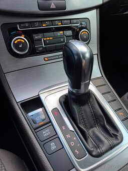 VW Passat B7 2011 2.0TDi 103kW DSG 196tkm Xenon Webasto Navi - 11