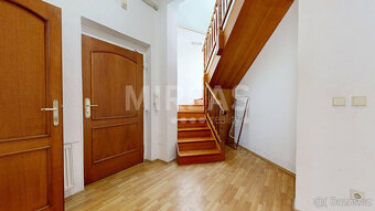 Praha 3 - Žižkov, pronájem mezonetového bytu 5+1 214 m2, okr - 11