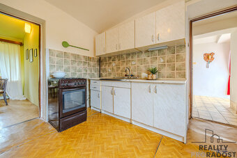 Prodej rodinného domu 86m2, zahrada 467m2, garáž 31m2, Mysli - 11