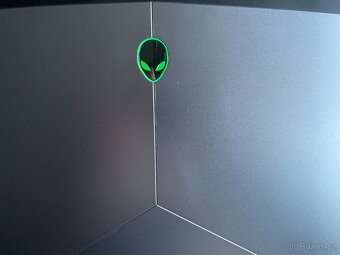 herní Dell Alienware 17 - i7-7820HK, GeForce GTX 1080 8GB - 11
