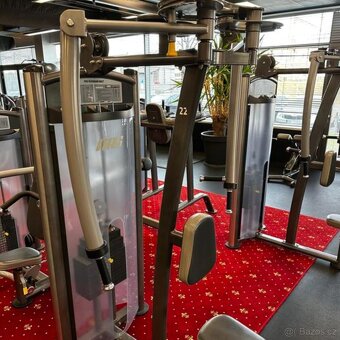 Nabídka posilovacích strojů z našeho fitness klubu - 11