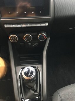 Clio V - 11