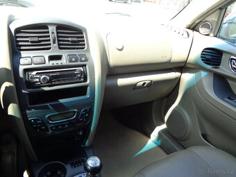 HYUNDAI SANTA FE 2.4i  4 X 4 ,KOUPENO ČR,SERVISKA - 11
