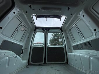 VW Caddy 1,9 TDi střešní okno - 11