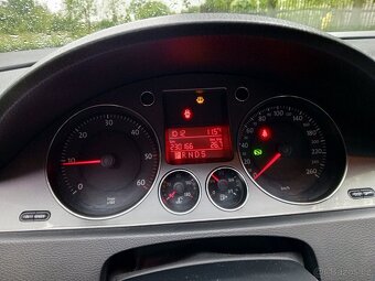 VW Passat combi 2,0 TDI DSG - 11