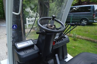 Vysokozdvižný vozík Nissan 25 2018 2,5t Unicarriers Diesel D - 11