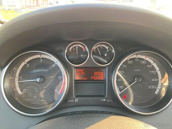 PEUGEOT 308 1,6HDi 68kW 140TKM STK 10/2027 - 11