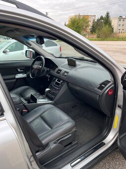 Volvo XC90 4.4 V8 232kW 4x4 = 7 miest, A/T, Navi, Top Stav = - 11