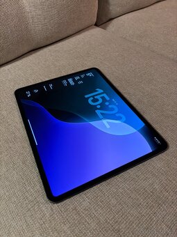 iPad Pro 13" (2024, M4) Cellular, 256 GB + Logitech Combo T - 11