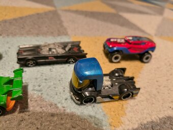 Hot Wheels dráha a auta - 11