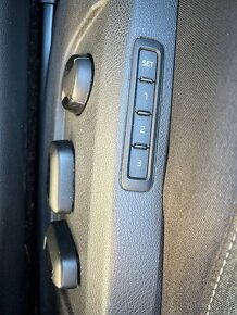 Superb 2.0TDI, nové rozvody, DSG, tažné, paměti - 11