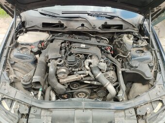 BMW E90 320D - 11