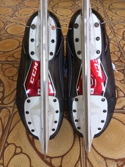 Brankářské brusle CCM Jetspeed FT2, 8,5 D, (užší provedení) - 11