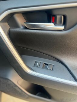 Toyota Rav4 Hybrid 2.5 - 11