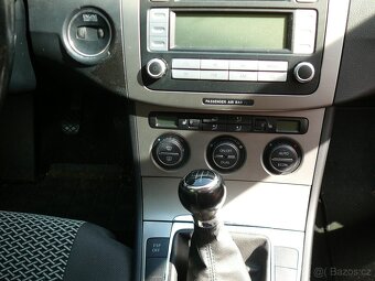 Voklswagen Passat B6 1.9TDI - 11