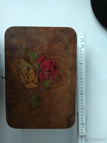 Starožitná dřevěná kazeta s intarzií - 11