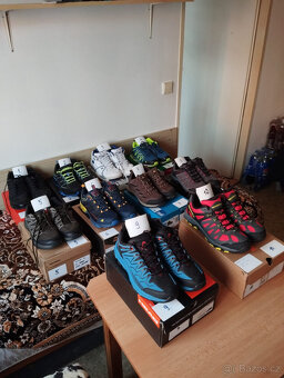 Mix pánské obuvi k prodeji - 11