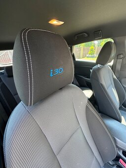 Hyundai  I 30 1,6  16V  CRDi combi - 11