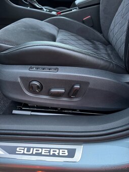 Škoda Superb 2.0 TSi Sportline - 11