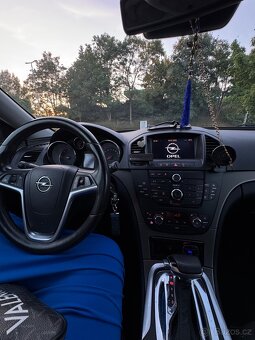 Opel Insignia 2.0 CDTi Sports Tourer, 118 kW, automat, 2009 - 11