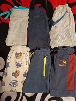 Chlapecké tepláky 110/116 - 11