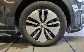 Volkswagen E-golf 100kw, dojezd 200km, LED, NAVI, CCS - 11