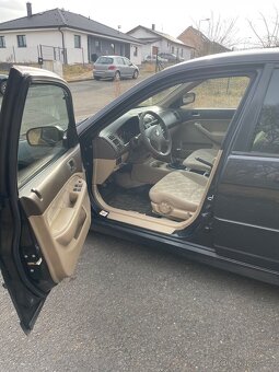 Honda Civic 7g sedan - 11