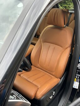 BMW X5 45e 2021, Sky Lounge, Laser, Massage, 4 zón. kl. - 11