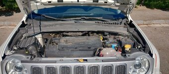 Jeep Renegade 1.4 na opravu - 11