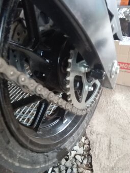 Suzuki DL 250 V-Strom na díly, nejetý - 11