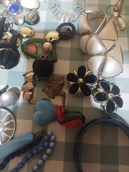 Retro bižuterie - 11