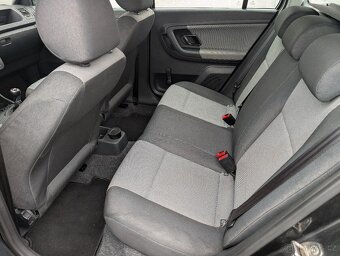 ŠKODA FABIA II COMBI 1.4 16V 63KW 2011 TAŽNÉ - 11