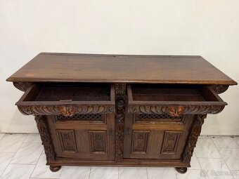 Starožitná neorenesanční skříň - 11